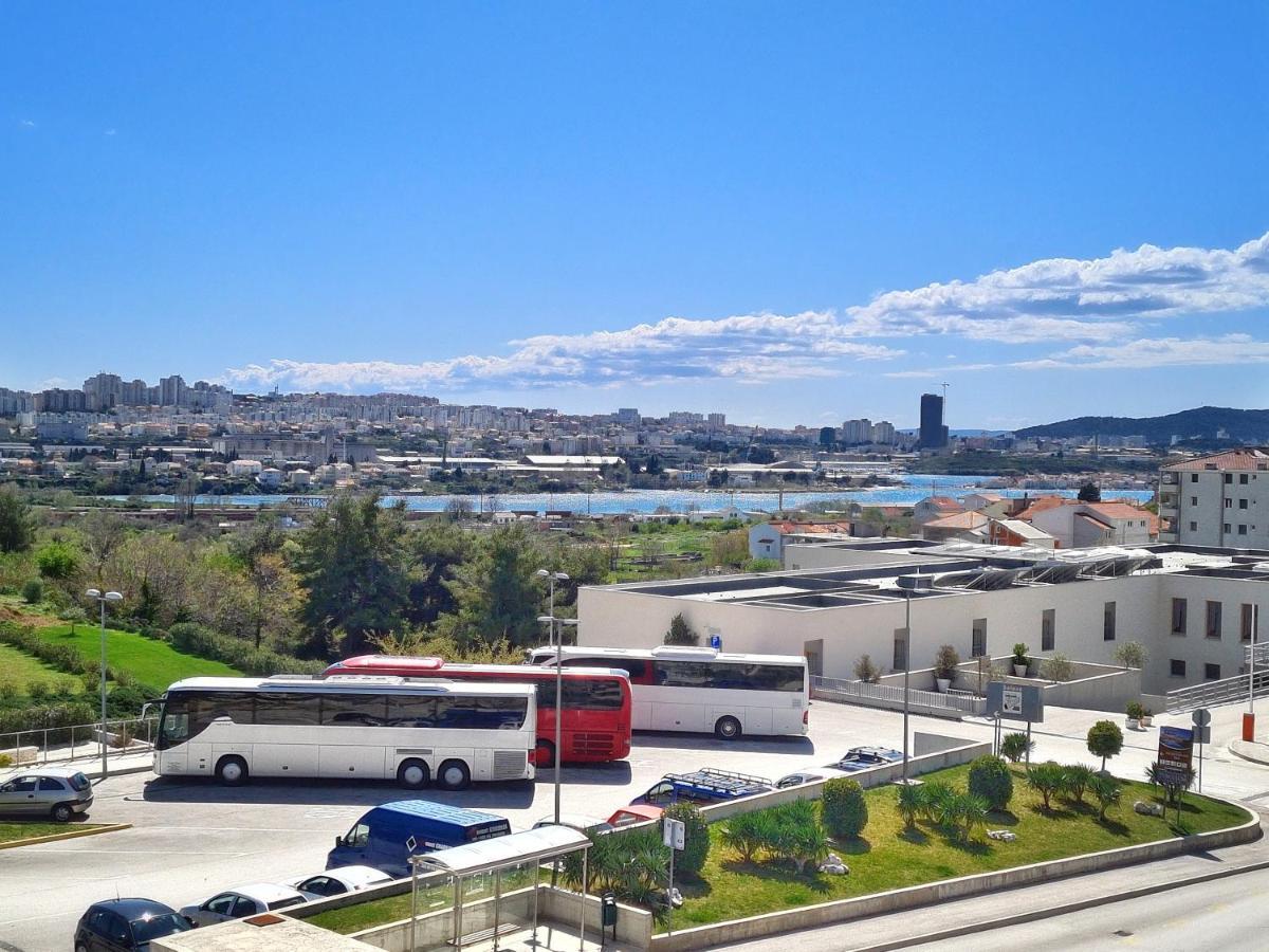 Luxury Apartment Salona Esterno foto