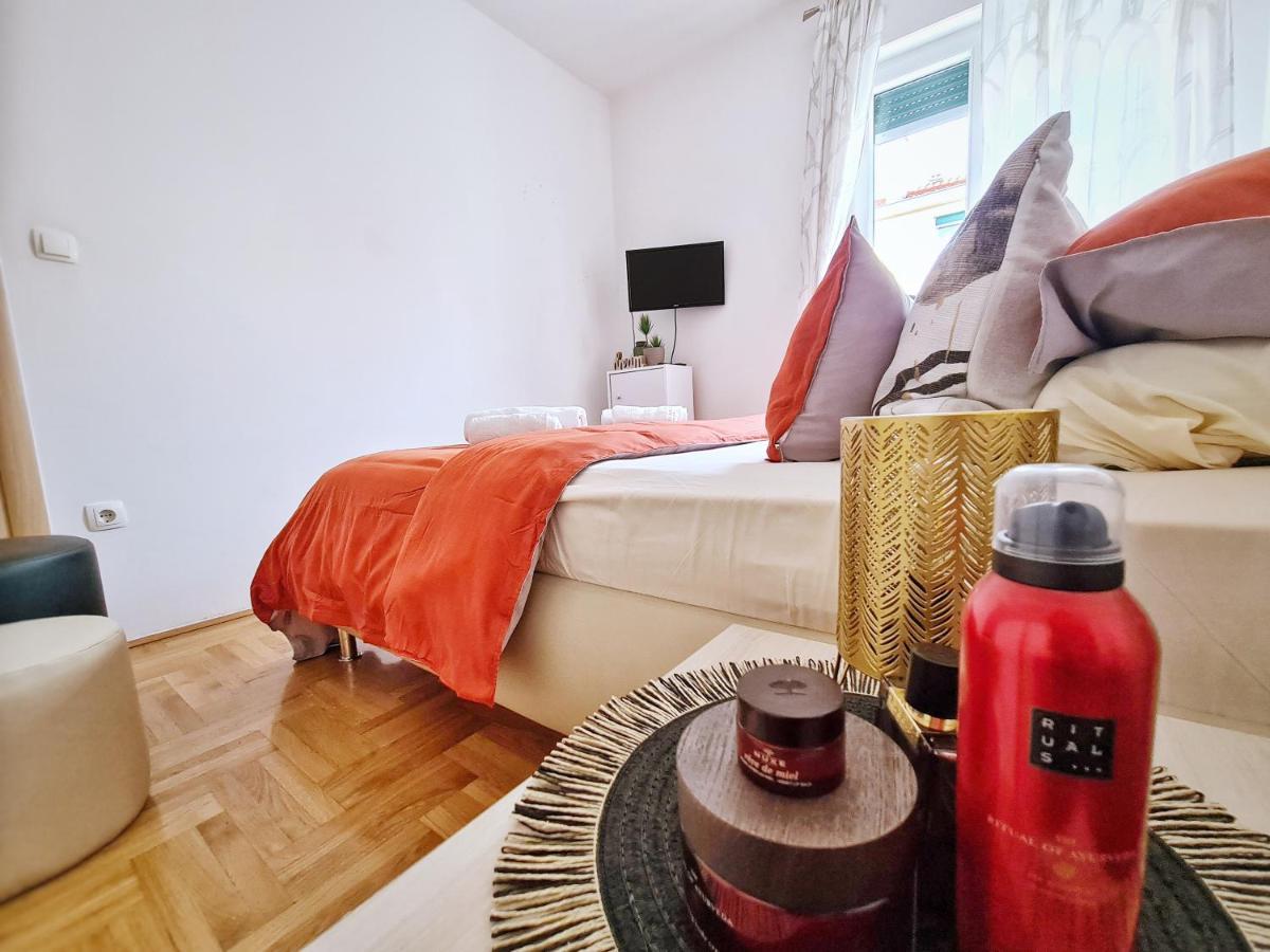 Luxury Apartment Salona Esterno foto