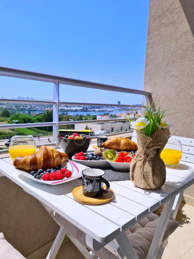 Luxury Apartment Salona Esterno foto