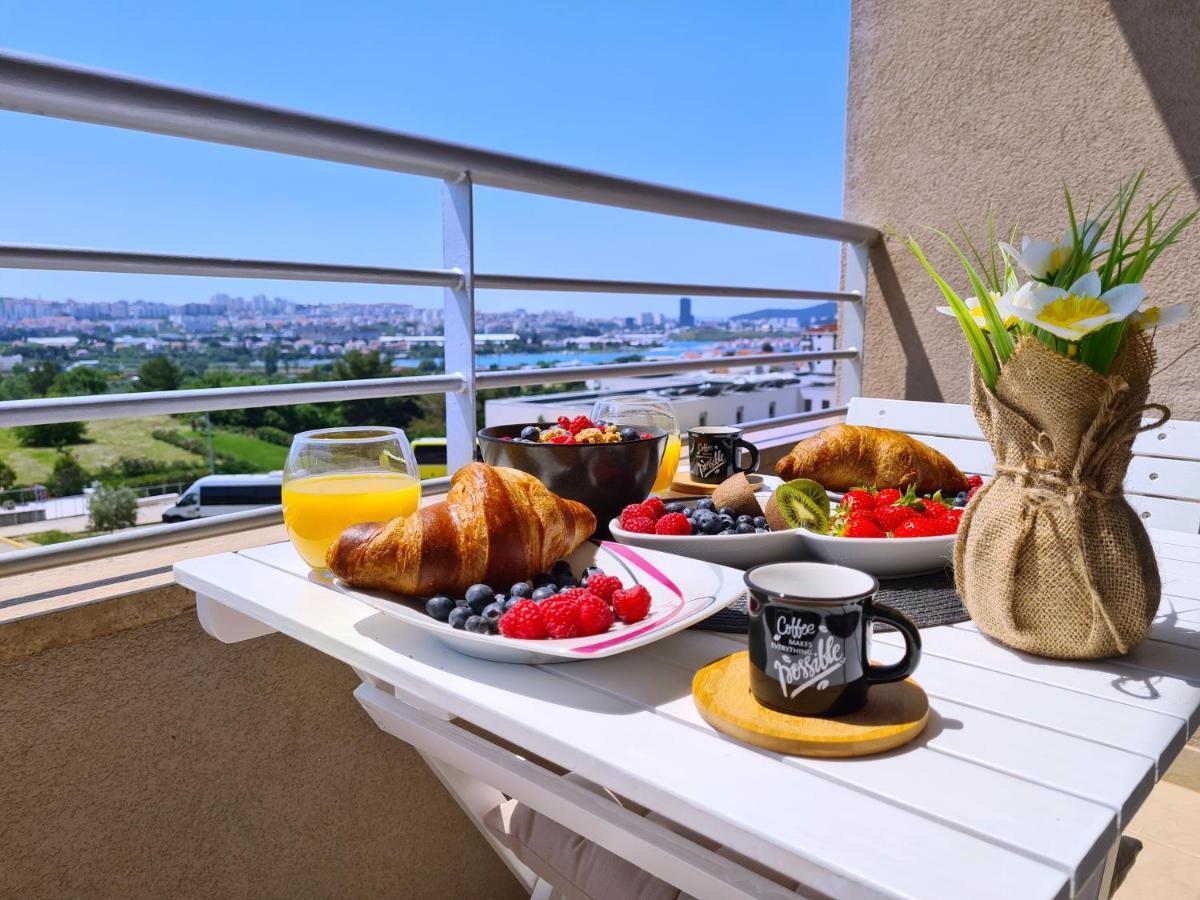 Luxury Apartment Salona Esterno foto