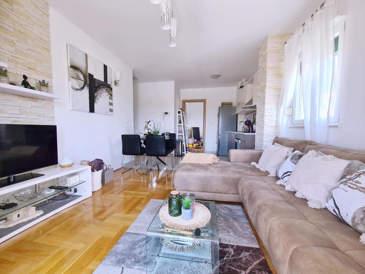 Luxury Apartment Salona Esterno foto