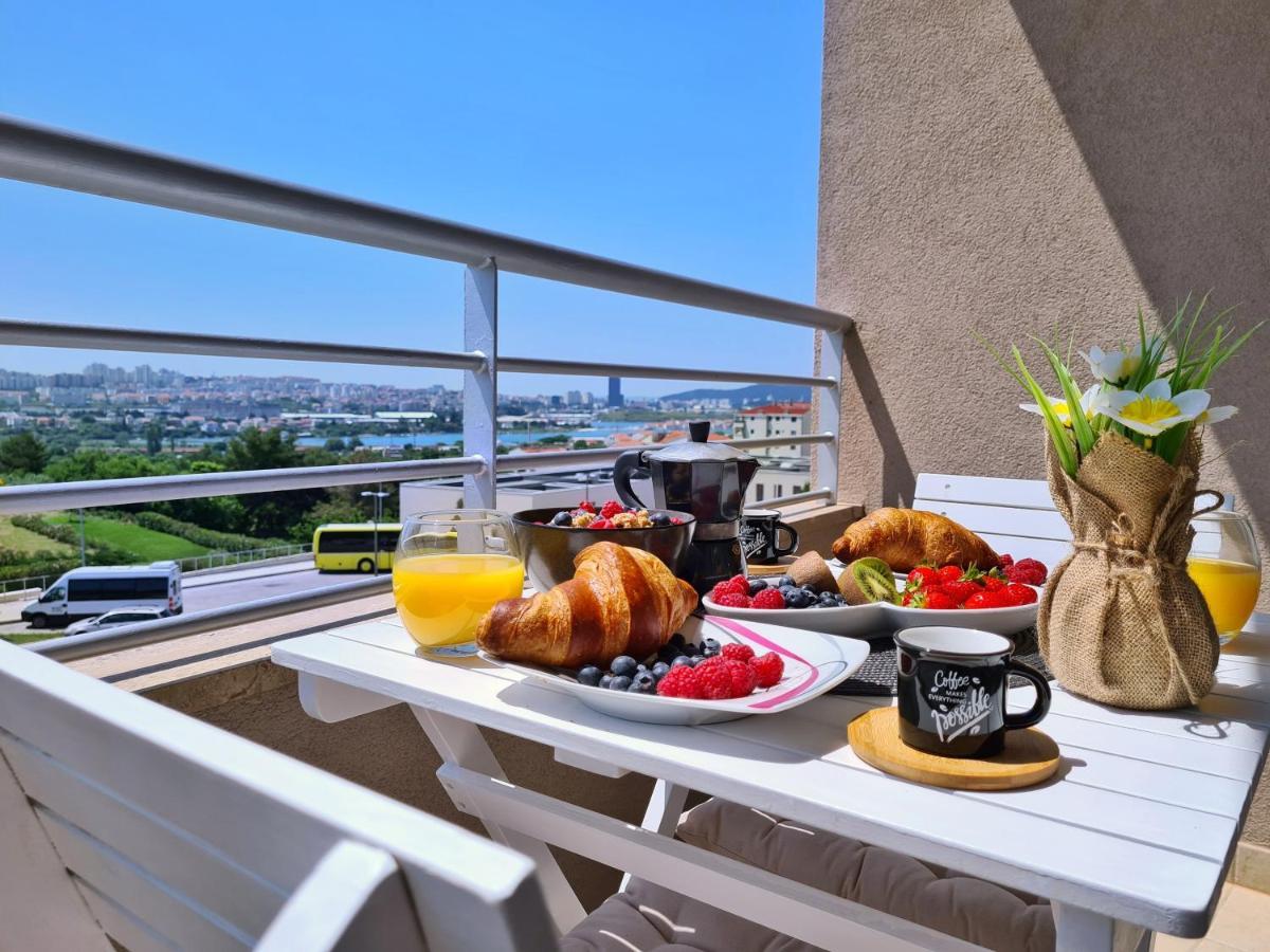 Luxury Apartment Salona Esterno foto