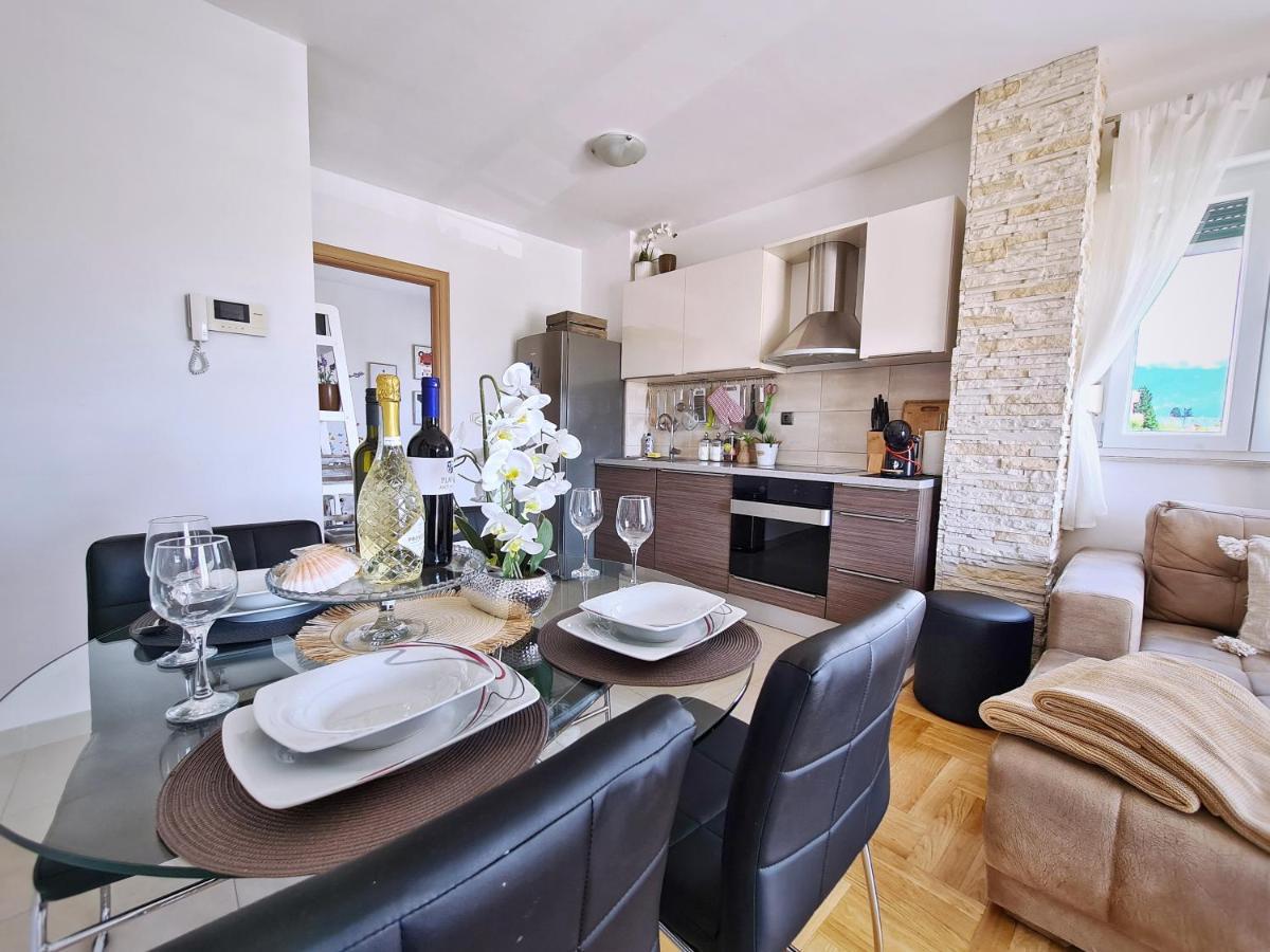 Luxury Apartment Salona Esterno foto
