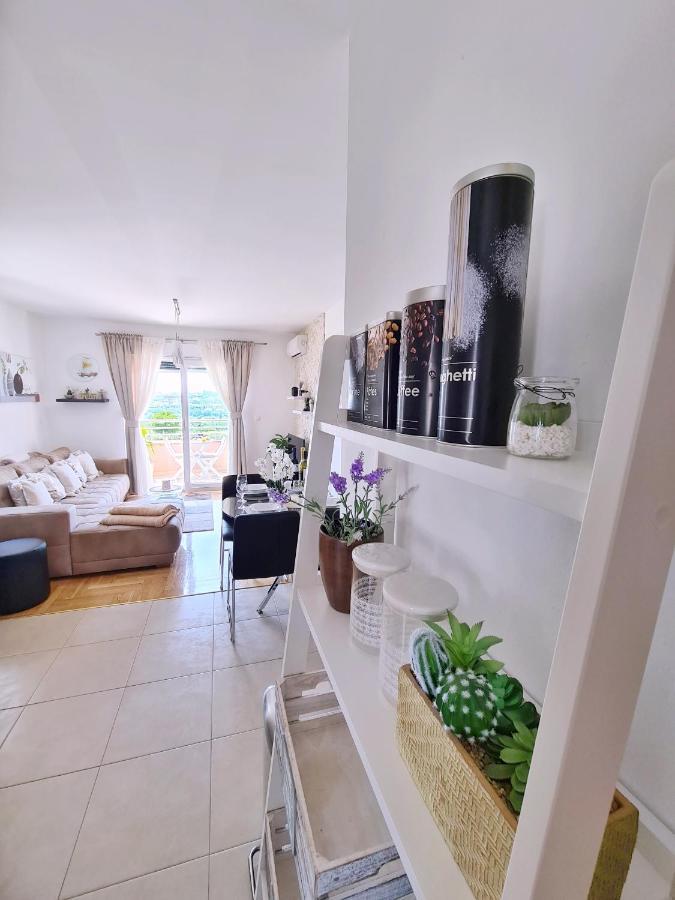 Luxury Apartment Salona Esterno foto