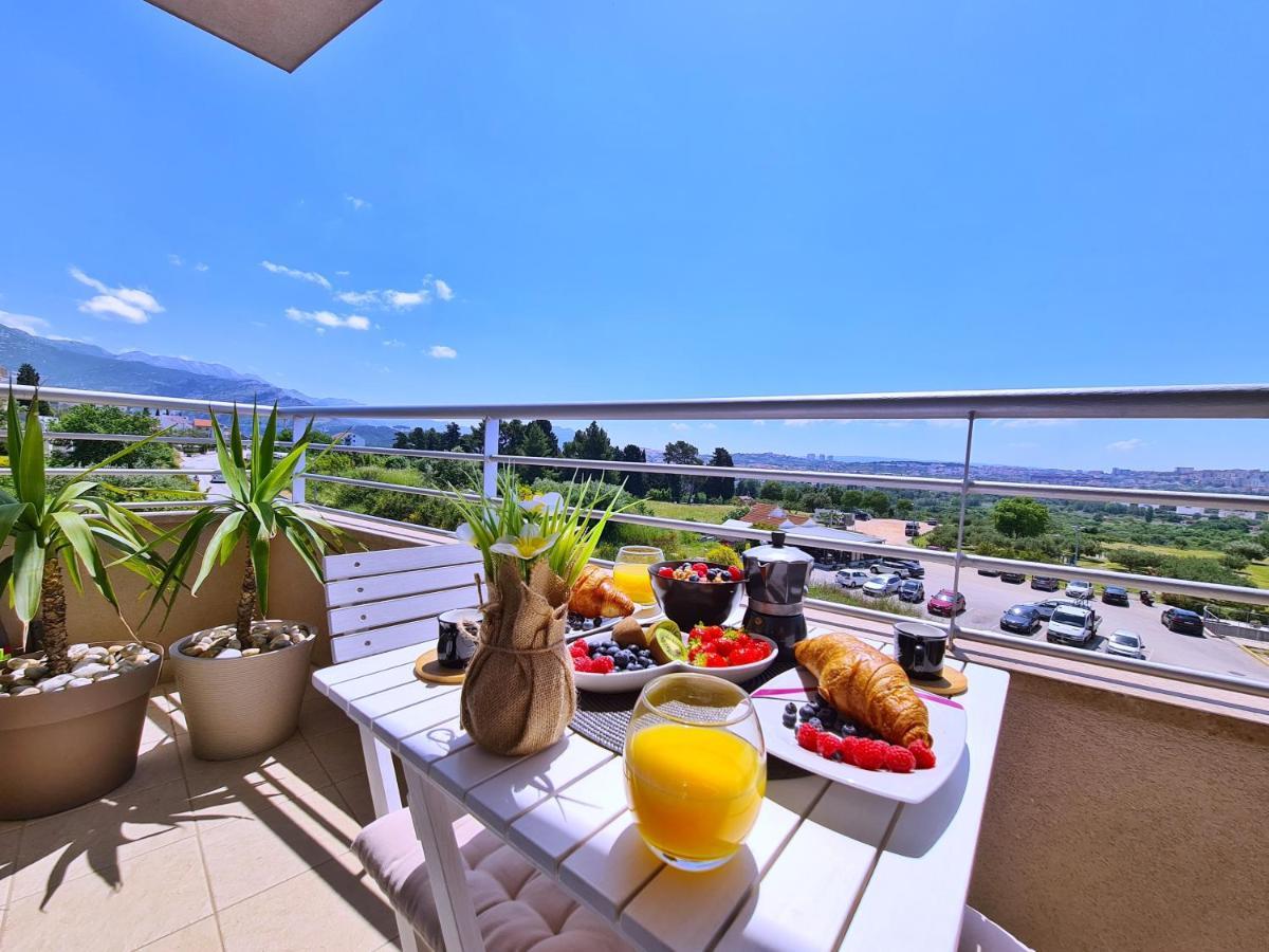 Luxury Apartment Salona Esterno foto